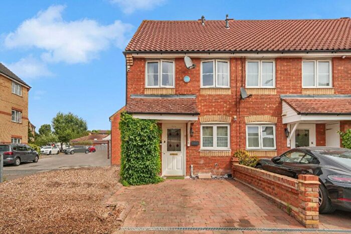 3 Bedroom Terraced House For Sale In Westfield Gardens, Romford, RM6