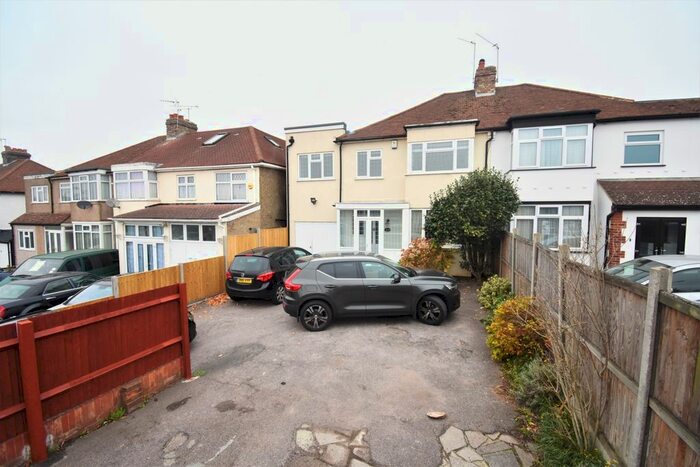 5 Bedroom Semi-Detached House To Rent In Maidstone Road, Sidcup, DA14