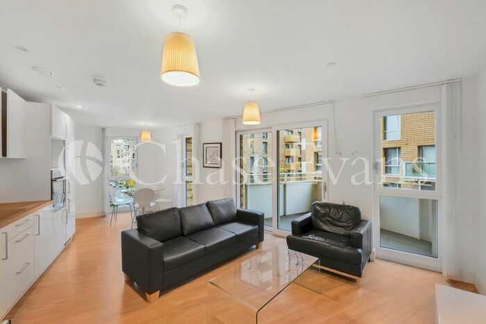 2 Bedroom Flat To Rent In Hannaford Walk, Bromley By Bow, London, E3