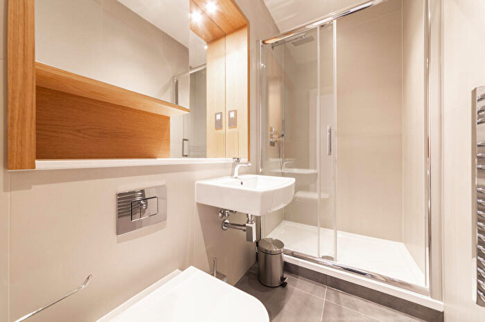 Apartment To Rent In Essex House, Fairfield Road, Brentwood, Essex, CM14