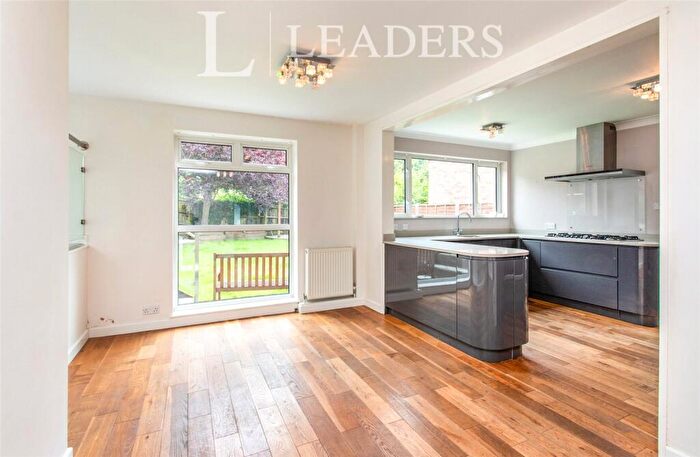 4 Bedroom House To Rent In Coniston Way, Reigate, Surrey, RH2