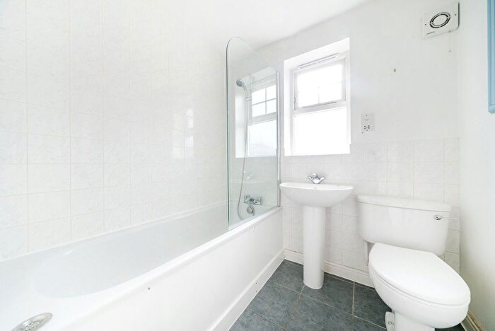 4 Bedroom Detached House For Sale In St. Andrews Gardens, Cobham, KT11