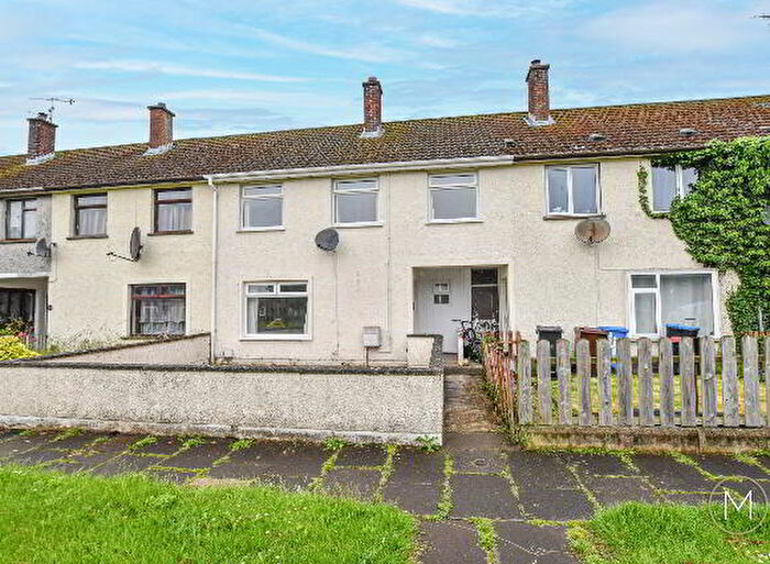 3 Bedroom Mid Terraced House For Sale In Greenview Avenue, Antrim, BT41
