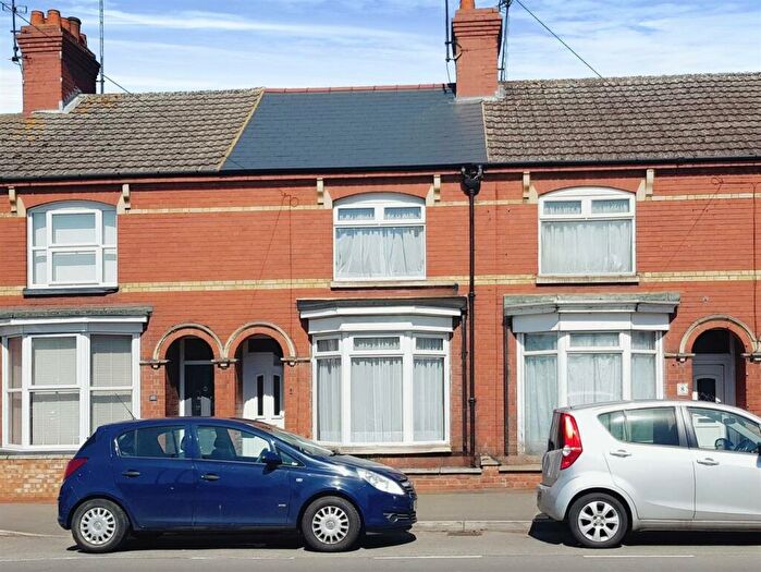 3 Bedroom Terraced House To Rent In Ealing Terrace, Rushden, Northants, NN10