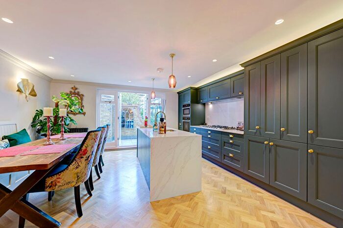 4 Bedroom Town House For Sale In South End Row, London, W8