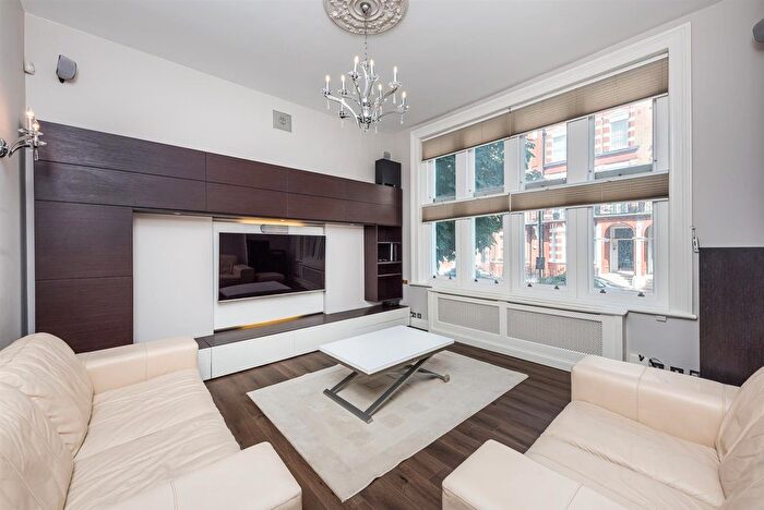 2 Bedroom Flat For Sale In Bolton Gardens, London, SW5