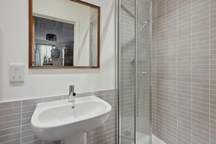 2 Bedroom Flat For Sale In Carter Court, Gilding Way, Southall, UB2