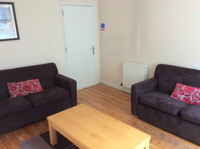 2 Bedroom Flat To Rent In Clepington Road, Strathmartine, Dundee, DD3