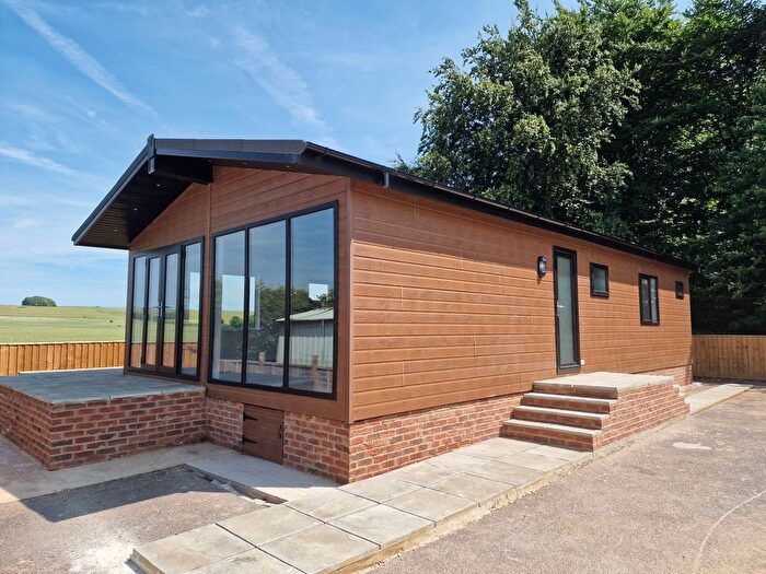 3 Bedroom Park Home For Sale In Rawlins Park, Avebury, Nr Marlborough, Wiltshire, SN8