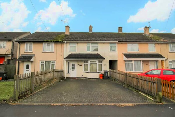 4 Bedroom Terraced House To Rent In Purton Road, Moredon, Swindon, SN2