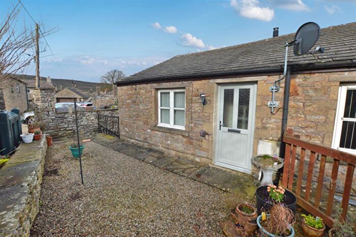 2 Bedroom Cottage For Sale In Riverdale, Bainbridge, Wensleydale, DL8