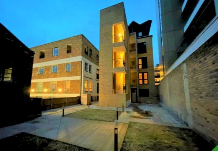 2 Bedroom Apartment To Rent In Dod Street, London, E14