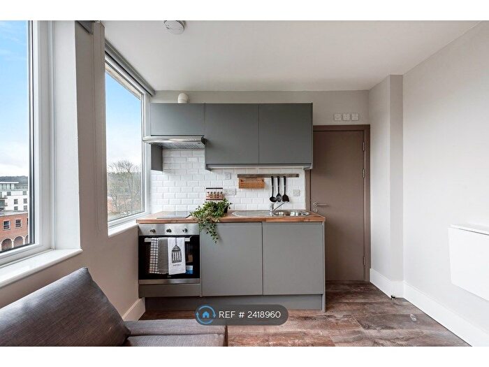 Studio To Rent In South Street, Romford, RM1