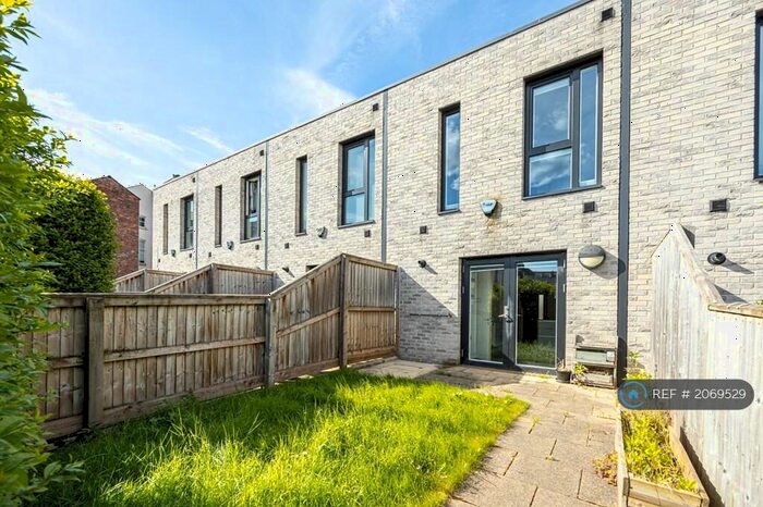 2 Bedroom Terraced House To Rent In Cleminson Street, Manchester, M3