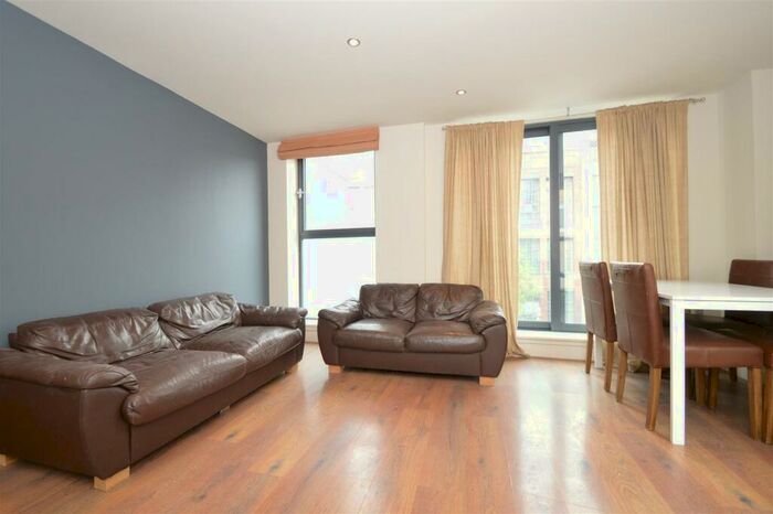 2 Bedroom Apartment To Rent In Richmond Road, London Fields, E8