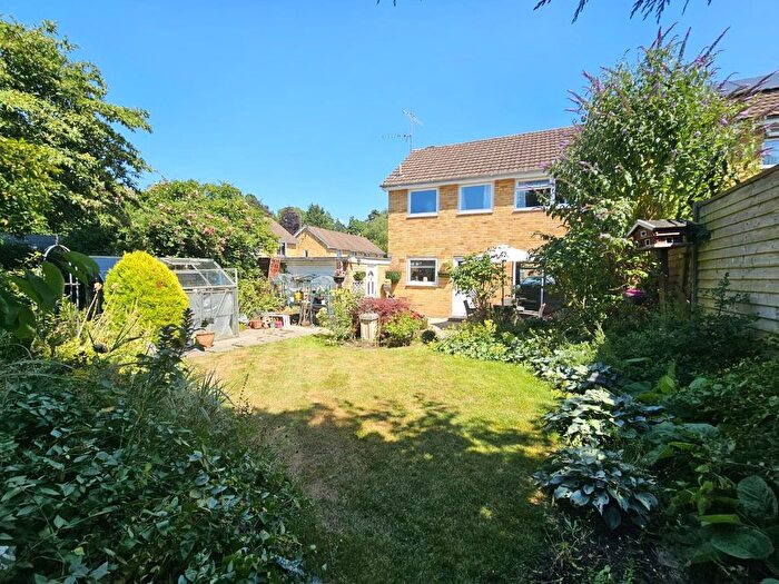 3 Bedroom Semi-Detached House For Sale In Yellow Hundred Close, Dursley, GL11