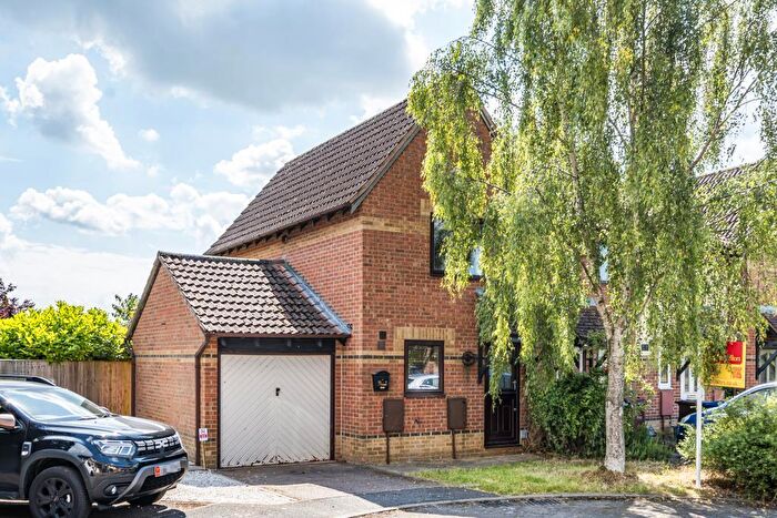 2 Bedroom End Of Terrace House To Rent In Acorn CLose, Bicester, OX26