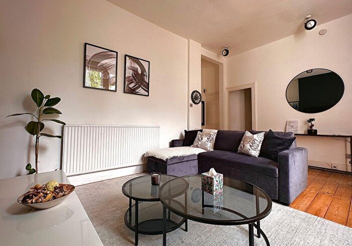 2 Bedroom Flat To Rent In Fulham, SW6