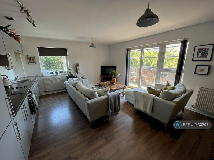 2 Bedroom Flat To Rent In The Waterfront, Openshaw, Manchester, M11