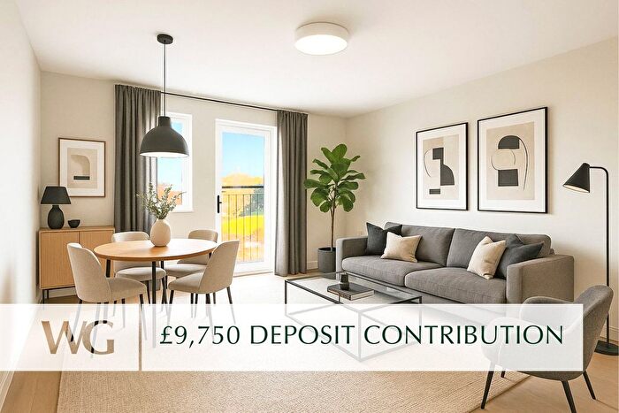 2 Bedroom Flat For Sale In Alphington, Exeter, Devon, EX2