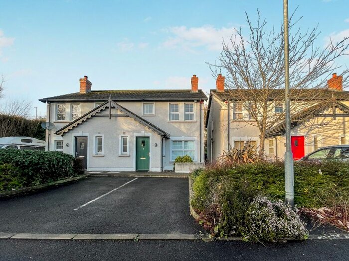3 Bedroom Semi-Detached House To Rent In Railway Cottages, Lambeg BT27