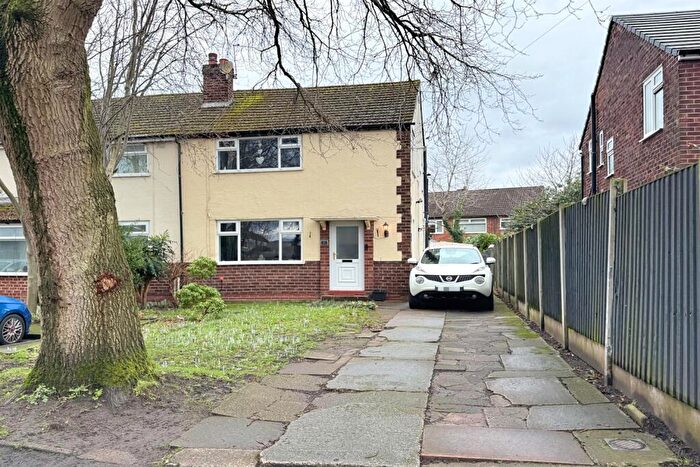 3 Bedroom Semi Detached House For Sale In Peover Avenue, Sale, M33