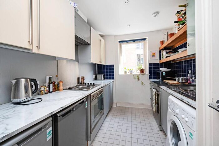 2 Bedroom Flat To Rent In Aldgate East, Aldgate, London, E1