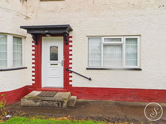 2 Bedroom Flat To Rent In Sandringham Drive, Leeds, LS17