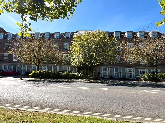 2 Bedroom Flat To Rent In Bridge Road, Welwyn Garden City, AL8