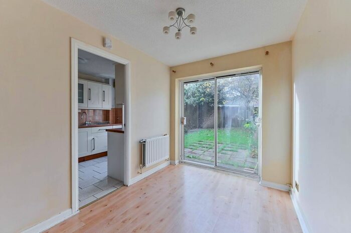 3 Bedroom Property To Rent In Kangley Bridge Road, Sydenham, Sydenham, London, SE26