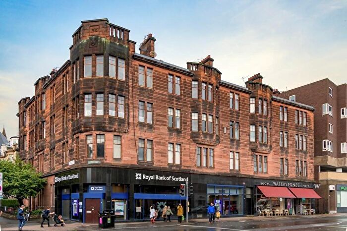 3 Bedroom Flat To Rent In Byres Road, Glasgow, G12