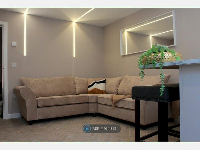 5 Bedroom Terraced House To Rent In Whitefriars Street, Coventry, CV1