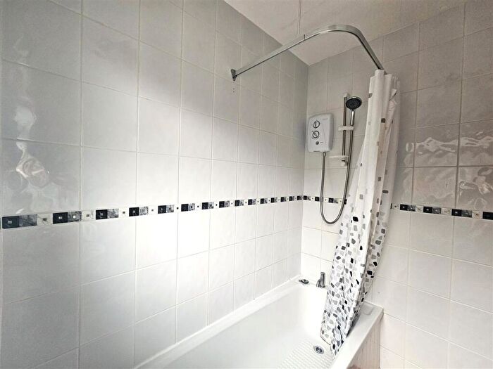 2 Bedroom Flat To Rent In Bruce Avenue, Worthing, BN11