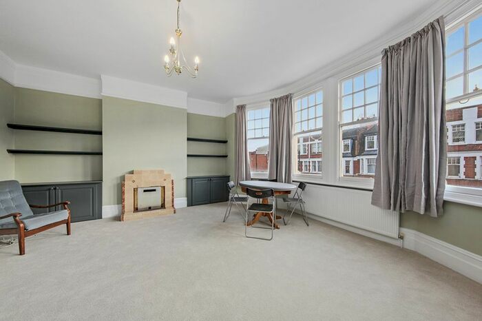 2 Bedroom Flat To Rent In Fortis Green Road, Muswell Hill, London, N10