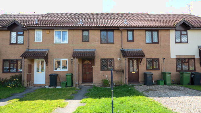 2 Bedroom Terraced House To Rent In Barclay Road, RG31