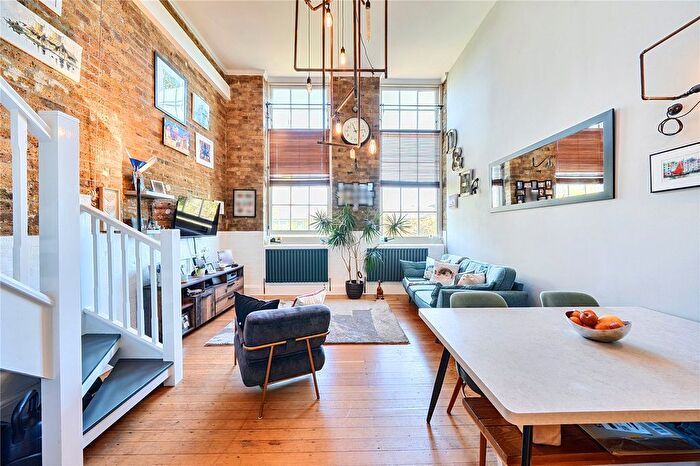 2 Bedroom Flat For Sale In Pages Walk, London, SE1