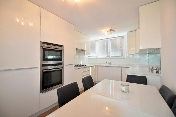 3 Bedroom Flat To Rent In Purchese Street, London, NW1