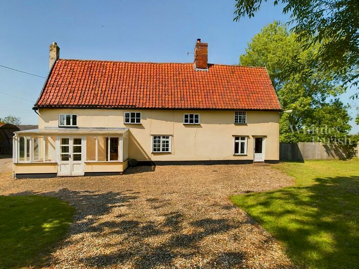 4 Bedroom Farm House To Rent In Wilderness Farm, Short Green, IP22