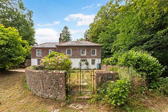 4 Bedroom Property For Sale In Huntsbottom Lane, Liss, GU33