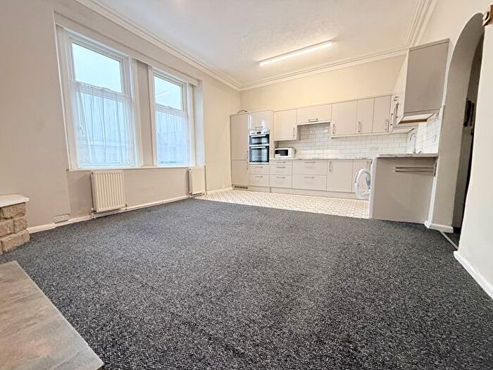 2 Bedroom Flat For Sale In Bishops Place, West Hoe, PL1
