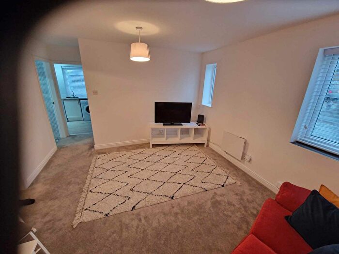 1 Bedroom Flat To Rent In Station Road, Leeds, LS18