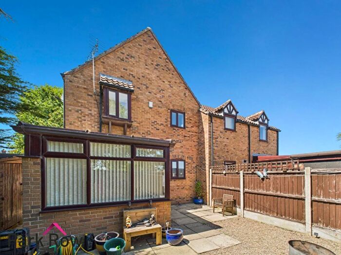 1 Bedroom Maisonette For Sale In Summerfield Drive, Brotherton, Knottingley, WF11