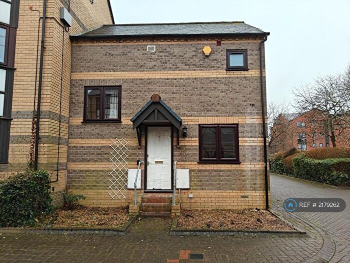 2 Bedroom End Of Terrace House To Rent In Waterside Gardens, Reading, RG1