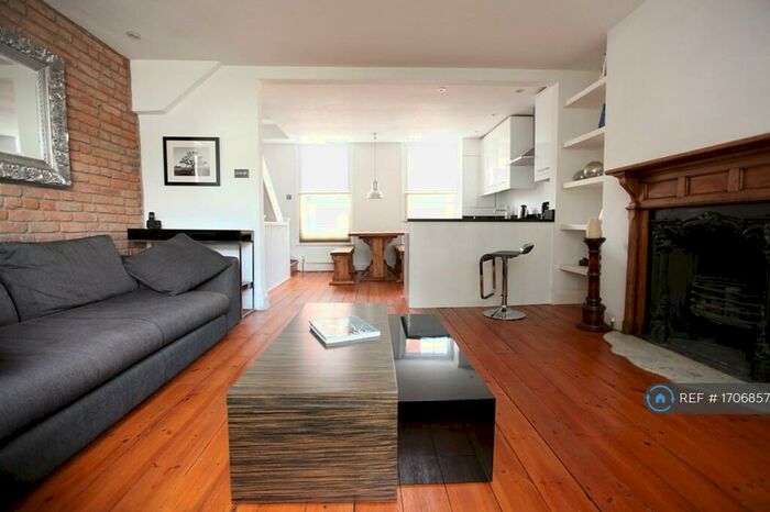 2 Bedroom Flat To Rent In Liverpool Road, London, N1