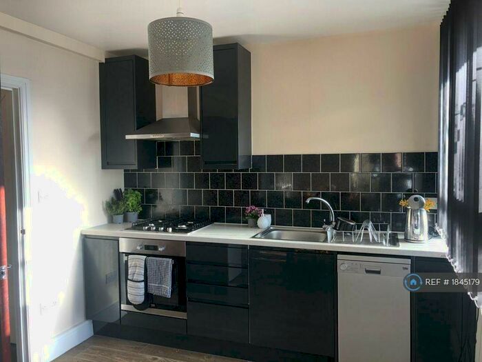 4 Bedroom Maisonette To Rent In Knapp Road, London, E3