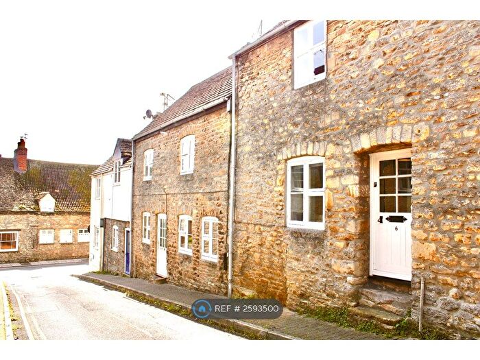 2 Bedroom Terraced House To Rent In West Street, Malmesbury, SN16