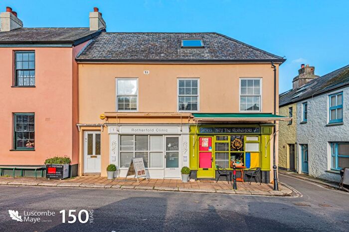2 Bedroom Flat For Sale In Rotherfold, Totnes, TQ9