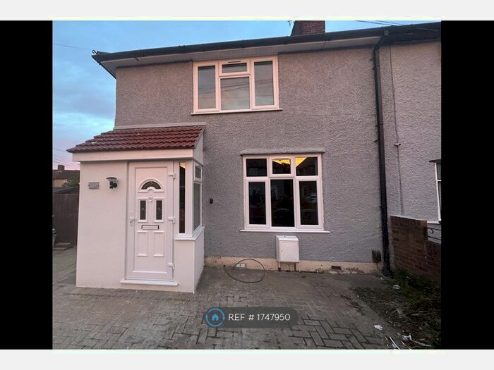 4 Bedroom End Of Terrace House To Rent In Keppel Road, Dagenham, RM9