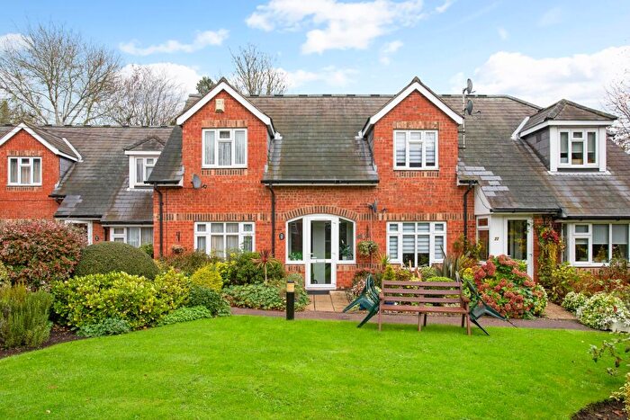 2 Bedroom Flat For Sale In Green Lane, Stanmore, HA7