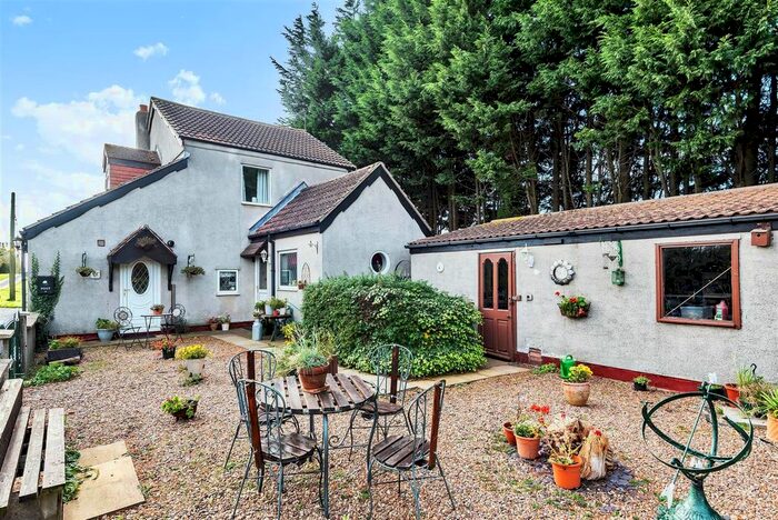 2 Bedroom Detached House For Sale In Arram Green, Arram, Beverley, HU17